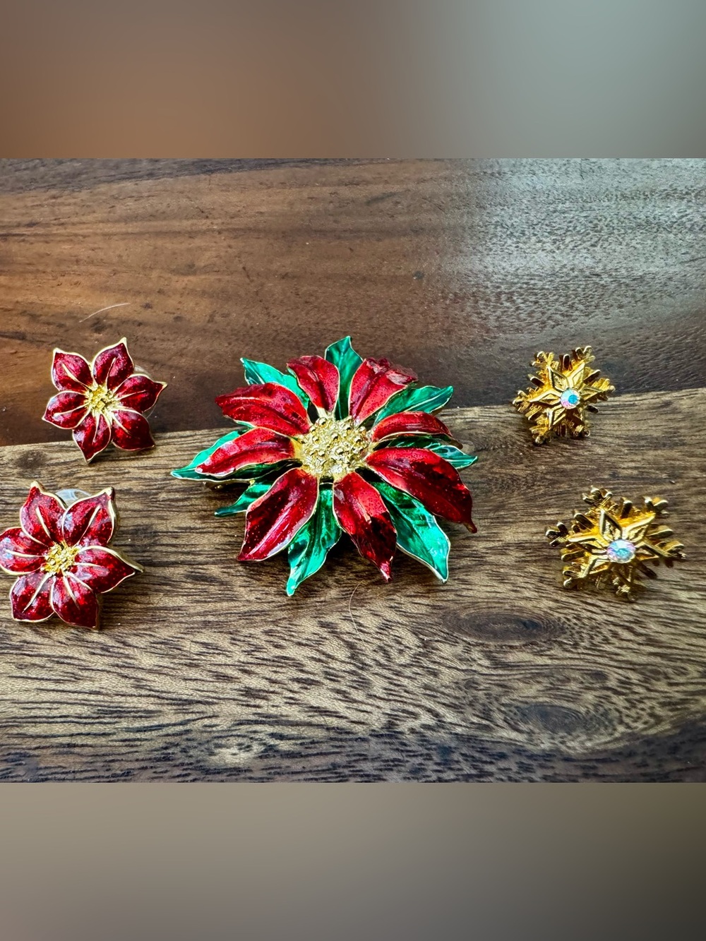 VTG Christmas Poinsettia Gold Tone Brooch & Earrings + Avon Snowflake Earrings